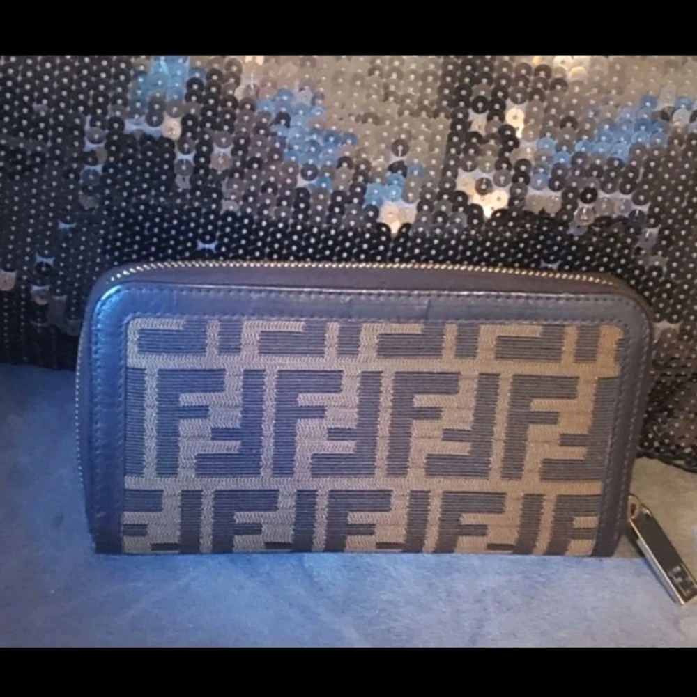 Fendi Zucca Long Zip Around Wallet Clutch - Picture 5 of 8